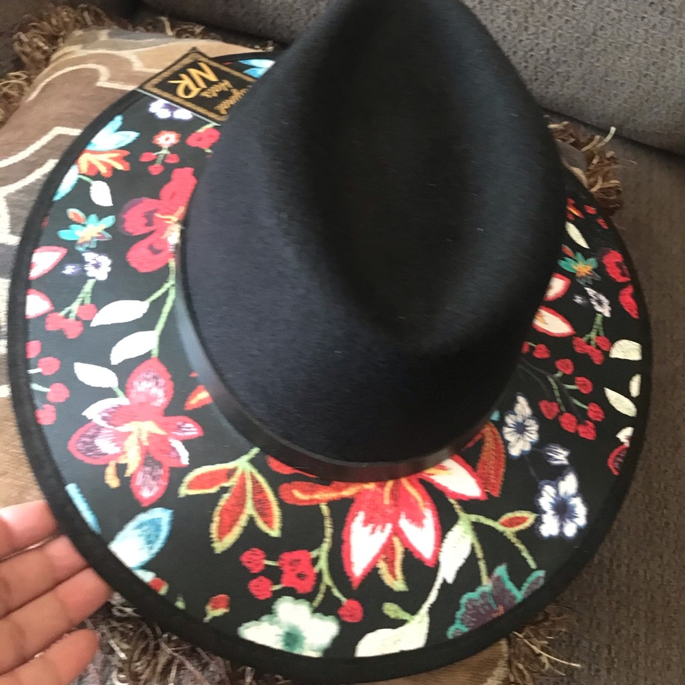 hand painted hats/sombreros pintados a mano
